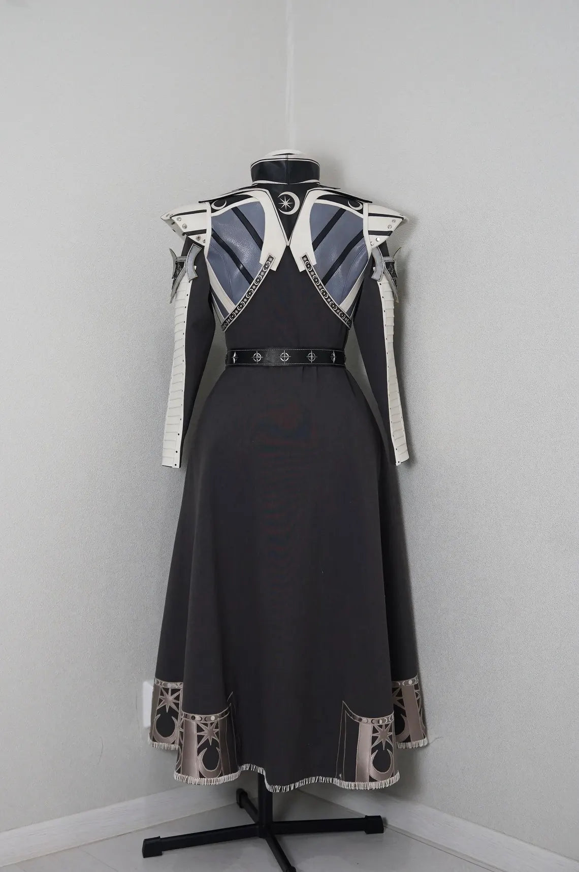 Isobel – Baldur's Gate 3 Costume